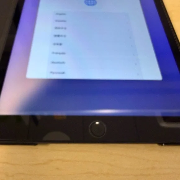 Apple iPad 9th Gen 64GB - Space Gray Black iOS 18.6.2 includes New Case! - Picture 5 of 12